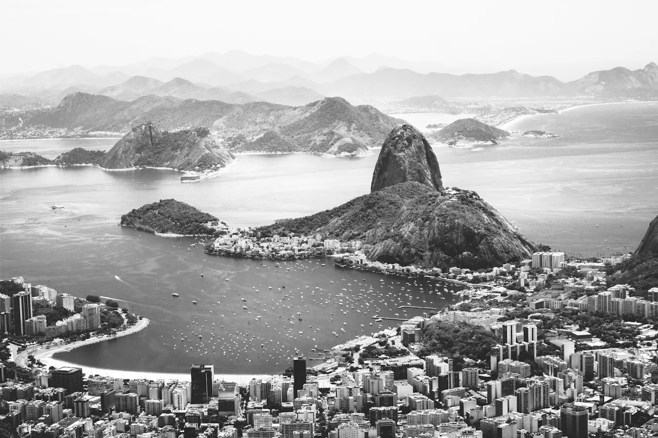 Sugarloaf Mountain and Guanabara Bay, in black and white.
